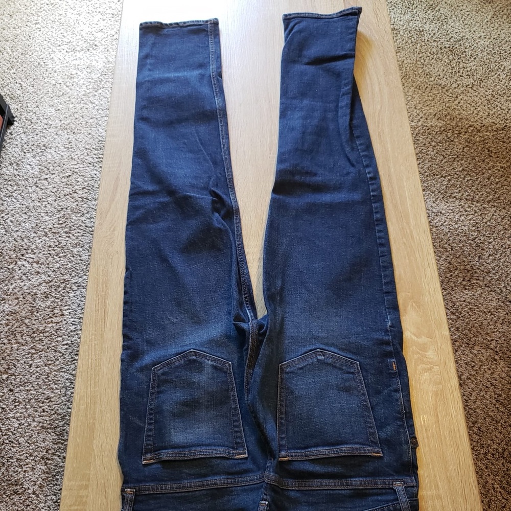 Lot sale. Two Old Navy jeans. Slim; Straight. W32, L32 - Picture 4 of 8